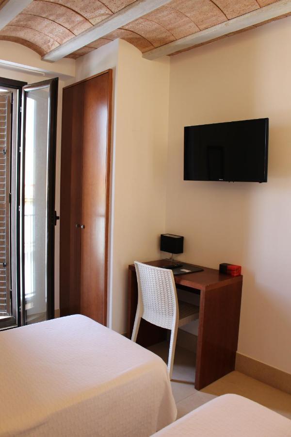 Hotel Isla Plana Табарка Екстериор снимка