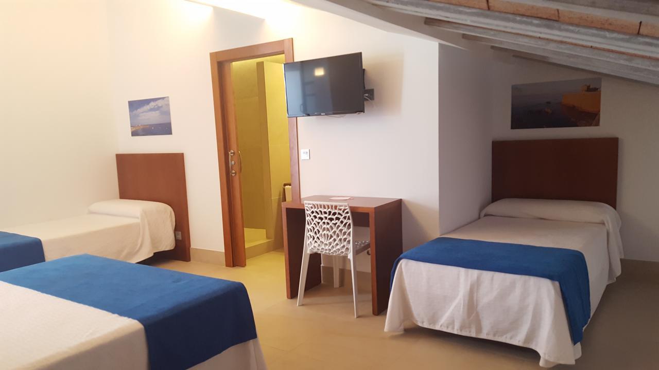 Hotel Isla Plana Табарка Екстериор снимка